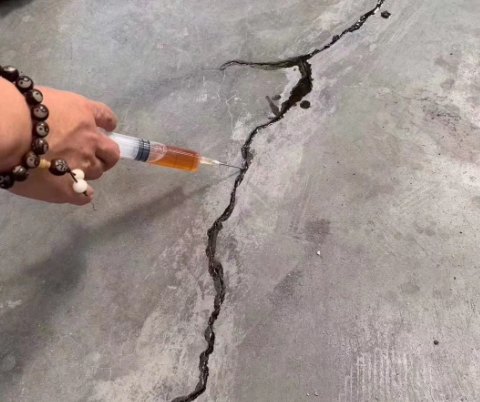 钢城混凝土裂缝修补技术详解​